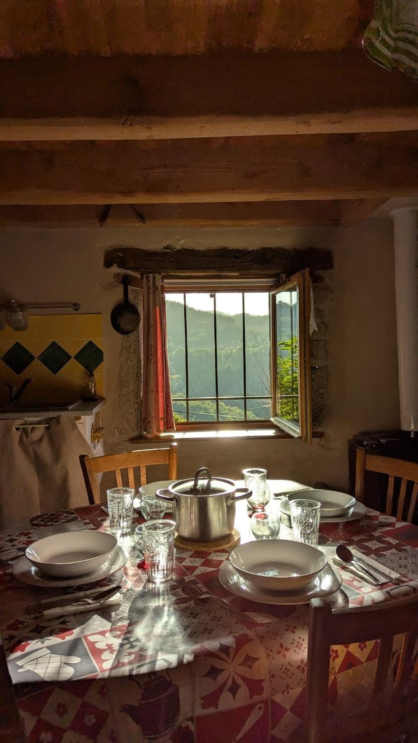 Dining area, Mountain view