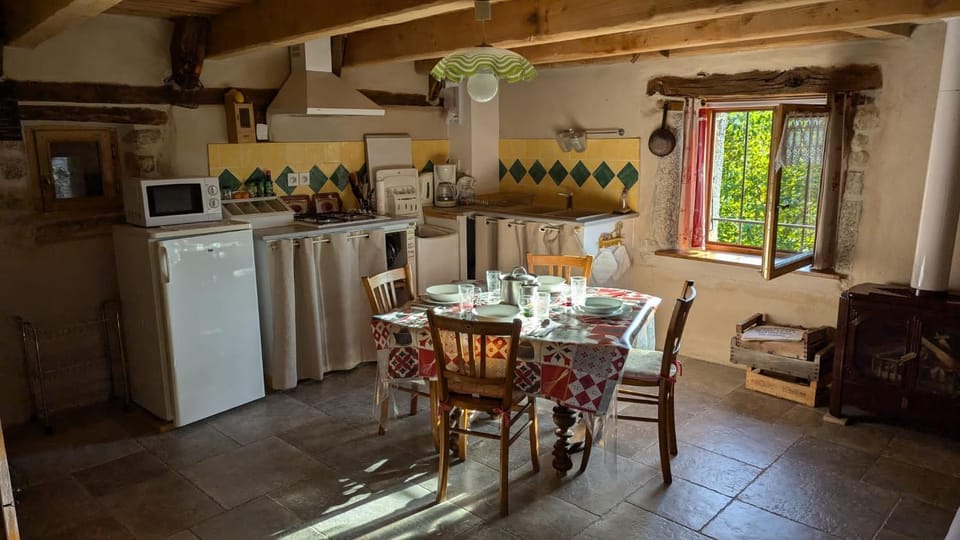 Dining area, Breakfast, oven, pet friendly, stove, toaster, kitchen