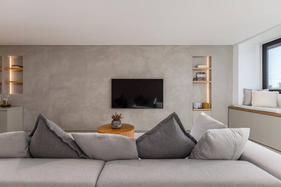 Communal lounge/ TV room, TV and multimedia, Living room, Seating area, Evening entertainment