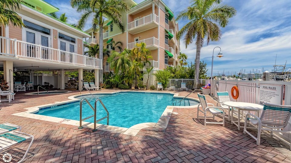 Sundrenched Reflections by Last Key Realty Apartment in Stock Island