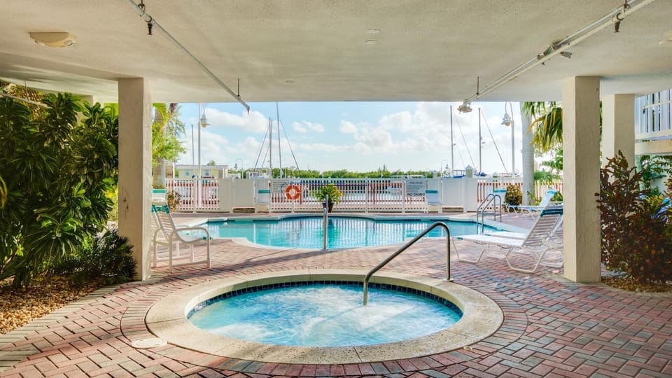 Sundrenched Reflections by Last Key Realty Apartment in Stock Island