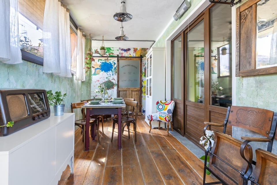 Patio, Living room, Seating area, Dining area
