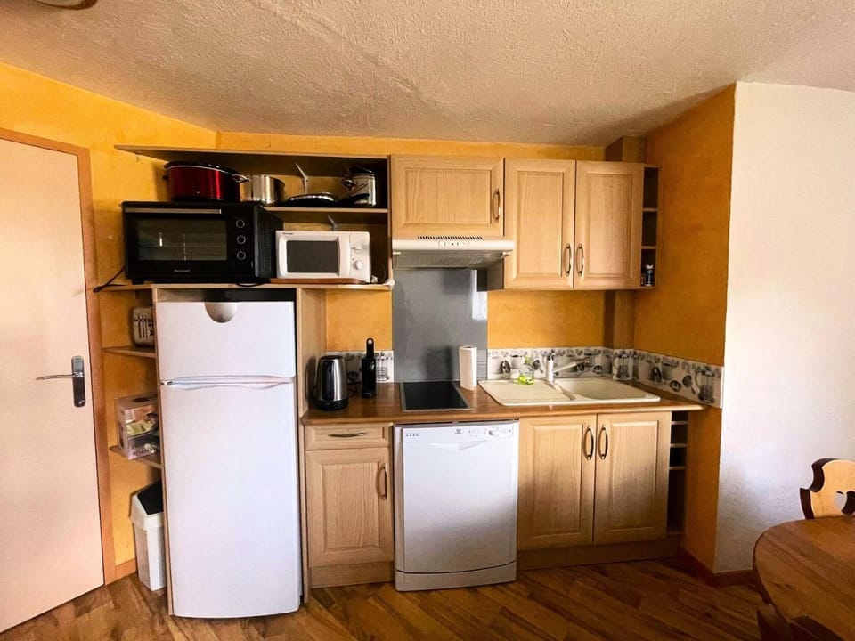 oven, stove, kitchen