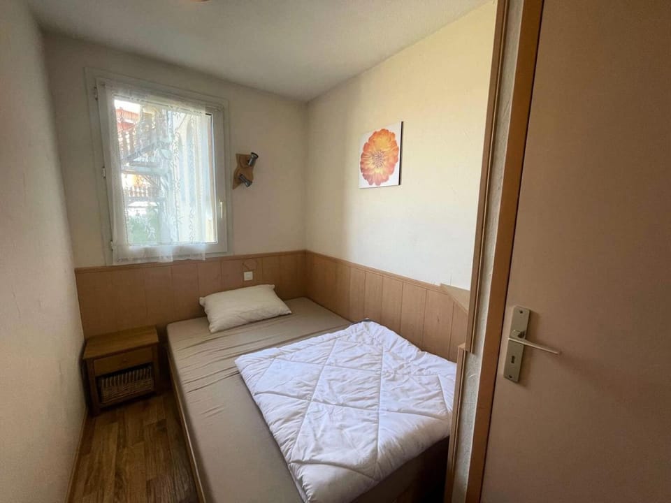 Bed, Bathroom, furniture