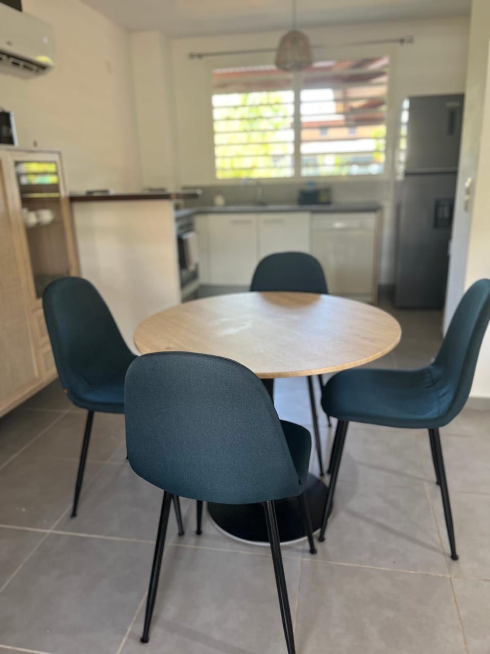 Kitchen or kitchenette, Dining area, stove