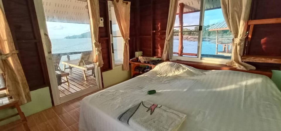 KohChangResortRanong Bed and Breakfast in Thailand