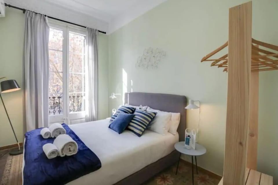 Bed, Photo of the whole room, Bedroom, towels, wardrobe