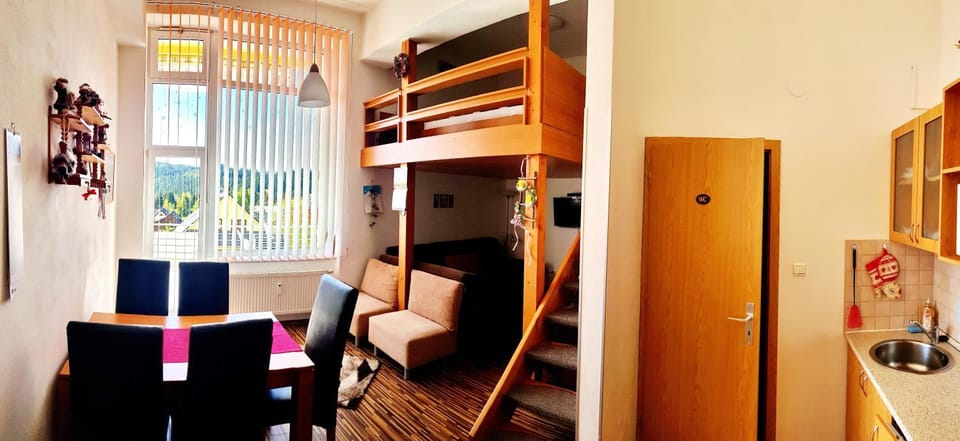 Kitchen or kitchenette, Living room