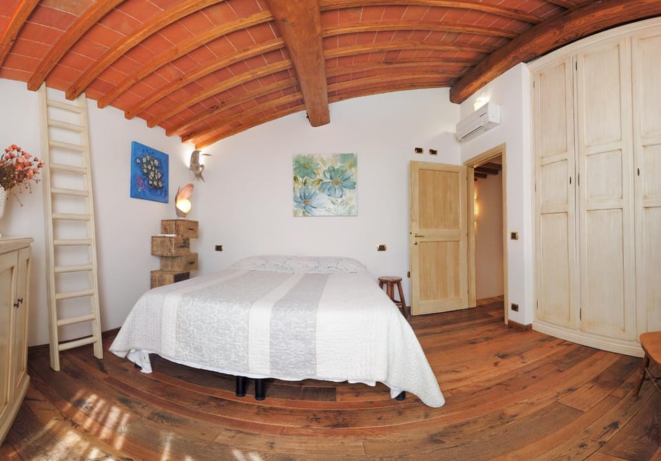 Bed, wardrobe