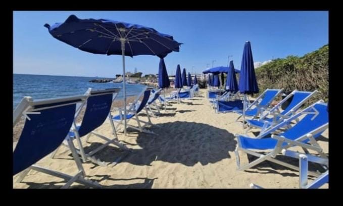 Mis Flores,appartamento con parcheggio, parco e spiaggia privata Apartment in Lazio