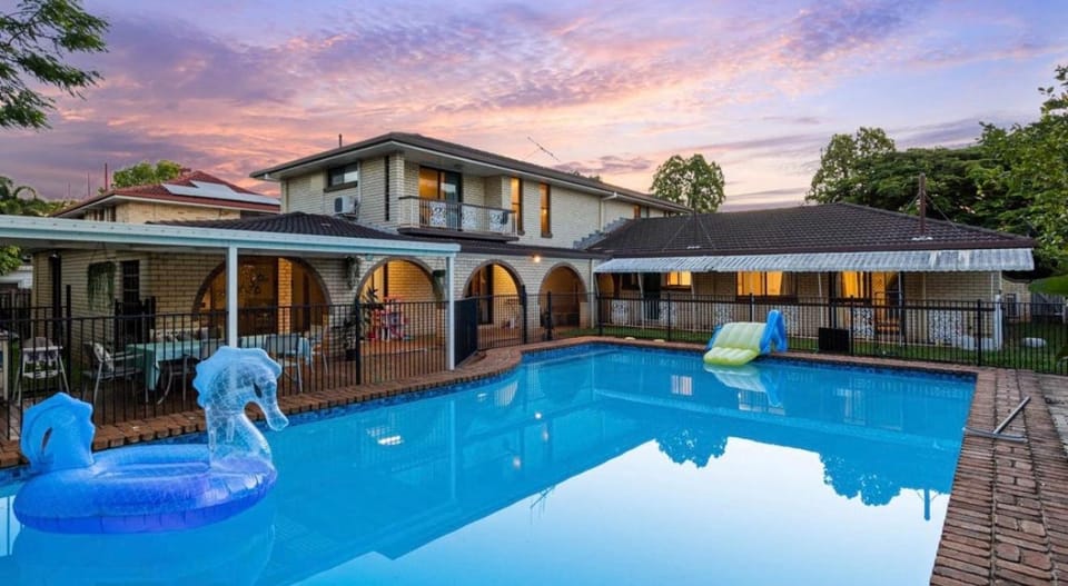 4BR big family house with huge pool House in Brisbane