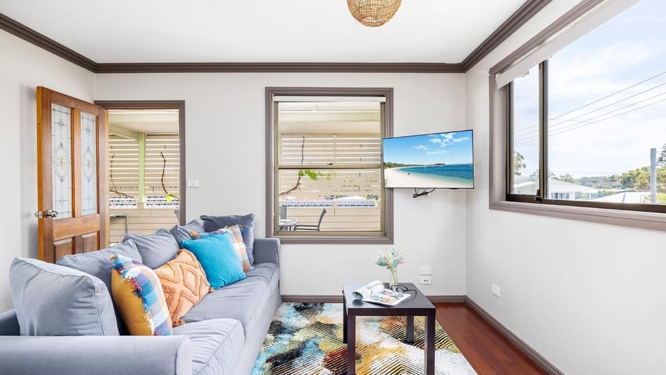 Lionel Gem House in Shoal Bay