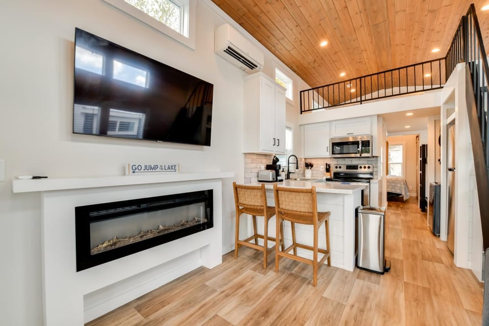 < 1 Mi to Marina: Lake Norman Home w/ Pool Access! House in Lake Norman