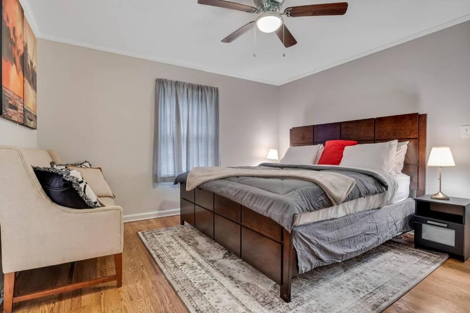 FIFA Atlanta Getaway - East Atlanta - 8-miles to Downtown - Sleeps 8 House in Atlanta