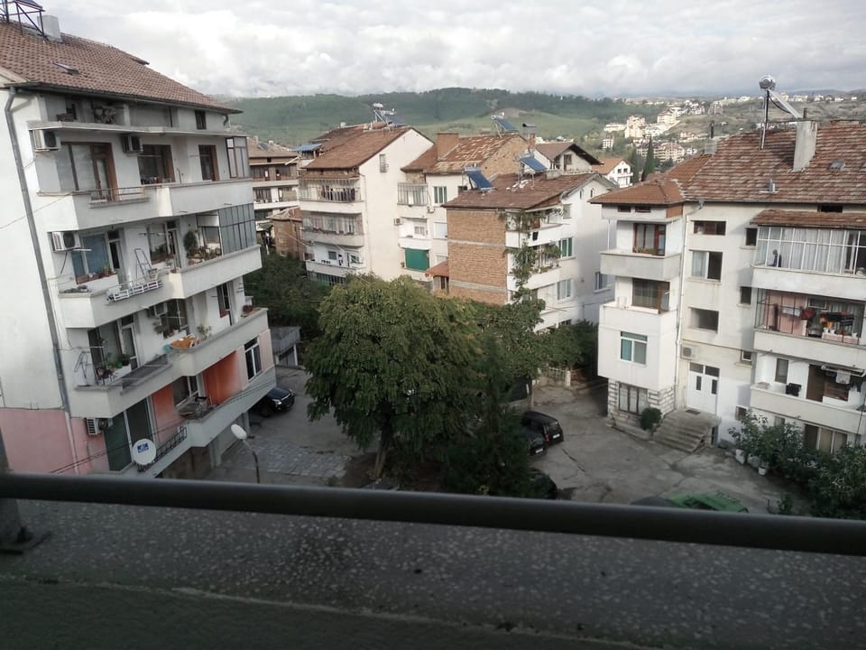Neighbourhood, Balcony/Terrace, City view