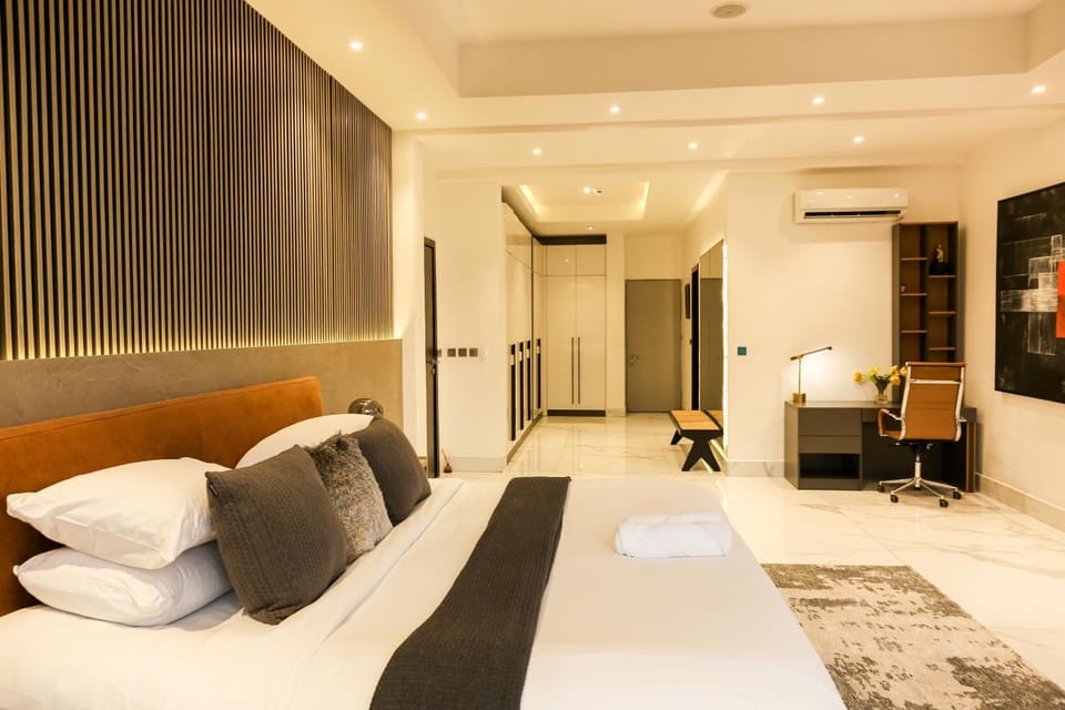 Bed, Photo of the whole room, Bedroom, air conditioner