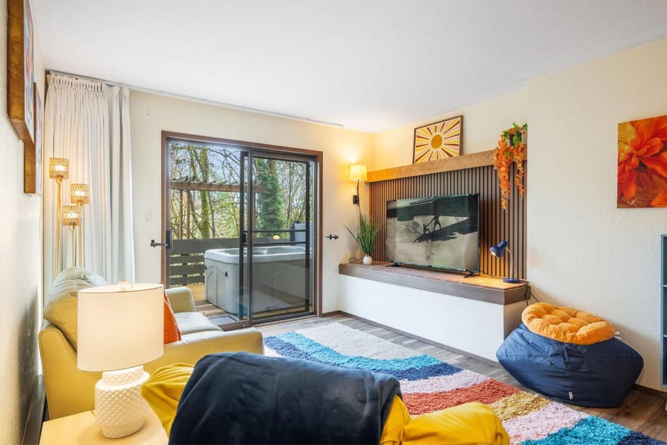 Uplake Forest Retreat House in Lake Forest Park