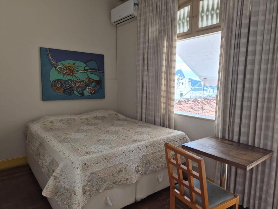 Bed, Photo of the whole room, Bedroom, air conditioner