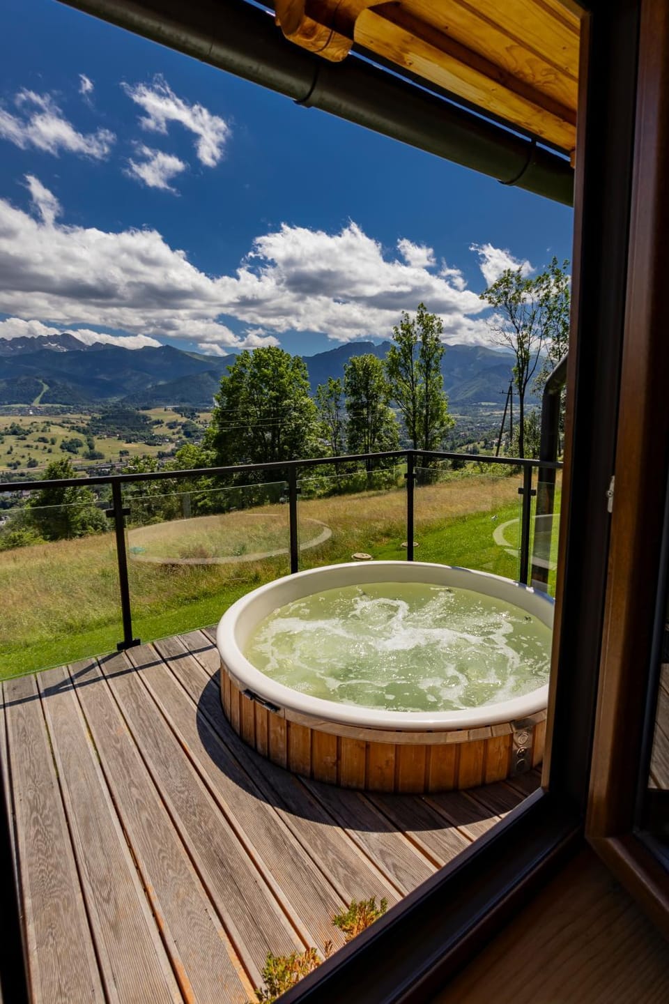 Hot Tub, Mountain view