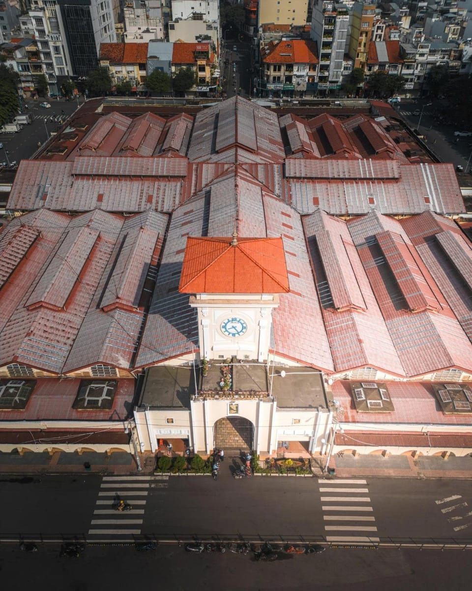 Property building, Nearby landmark, Neighbourhood, Activities, Shopping Area, Location