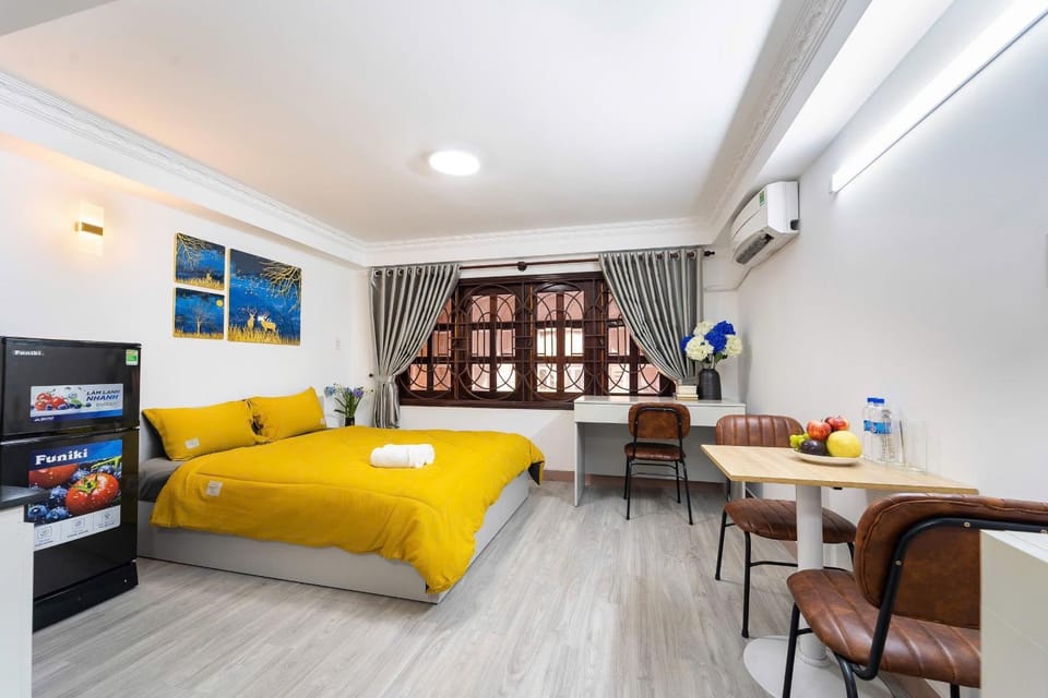 Bed, View (from property/room), Photo of the whole room, Seating area, Dining area, Bedroom, minibar