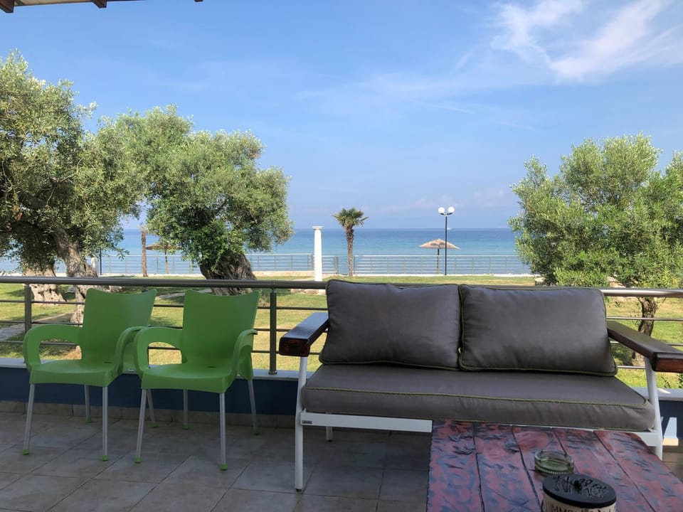 View (from property/room), Balcony/Terrace, Sea view