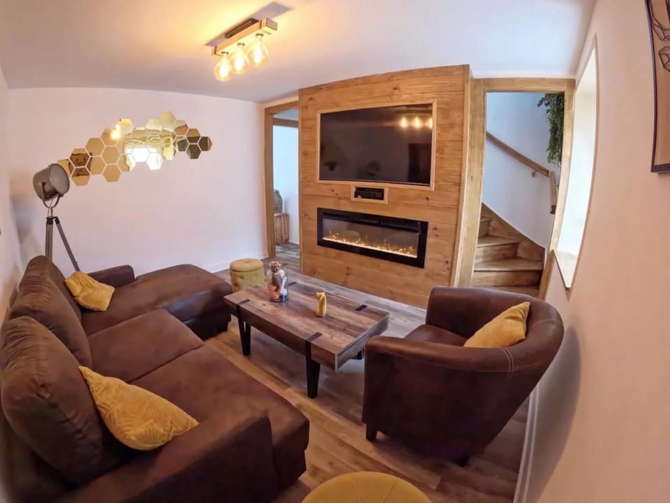 Gîte paisible au cœur de la montagne bourbonnaise, animaux acceptés - FR-1-489-553 House in Auvergne-Rhône-Alpes