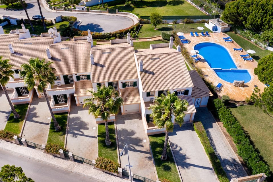 Property building, Bird's eye view, View (from property/room), Swimming pool