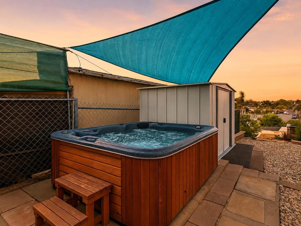 Natural landscape, Hot Tub, Sunset