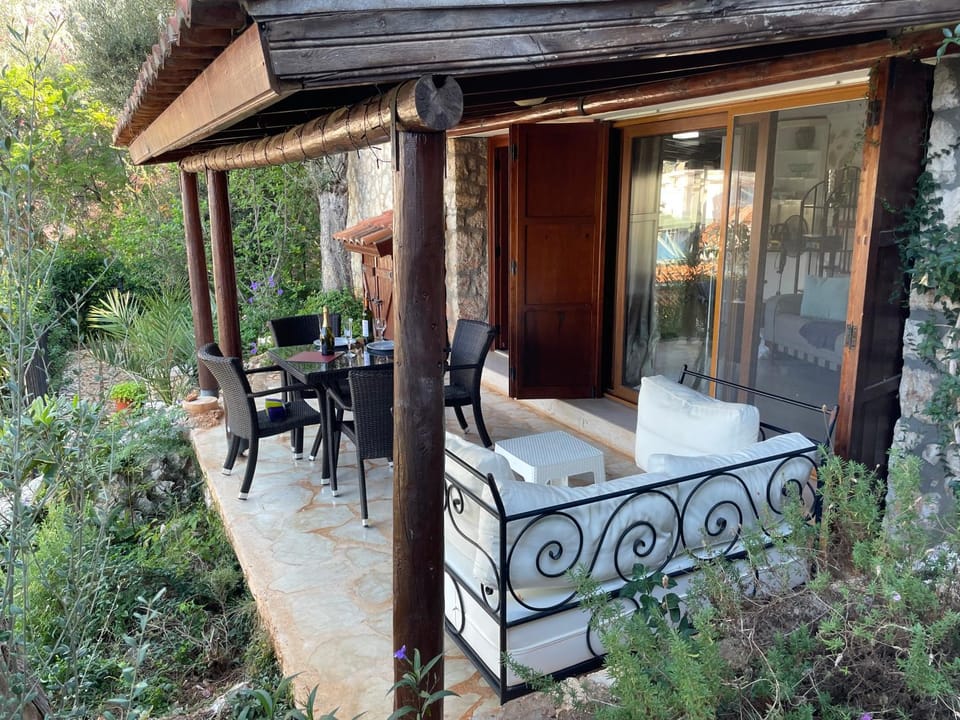 Patio, Dining area