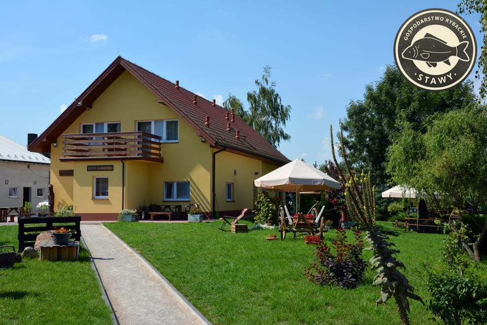 Property building, Facade/entrance, Garden