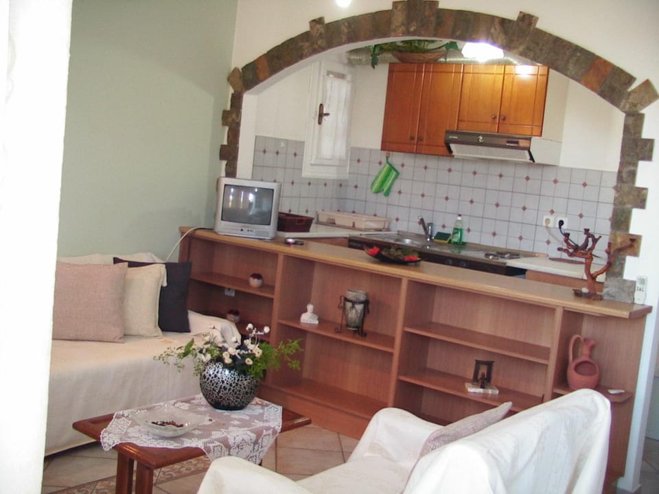 Kitchen or kitchenette, Living room