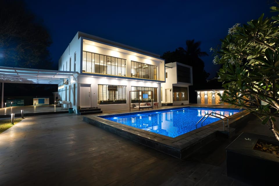 Property building, Swimming pool