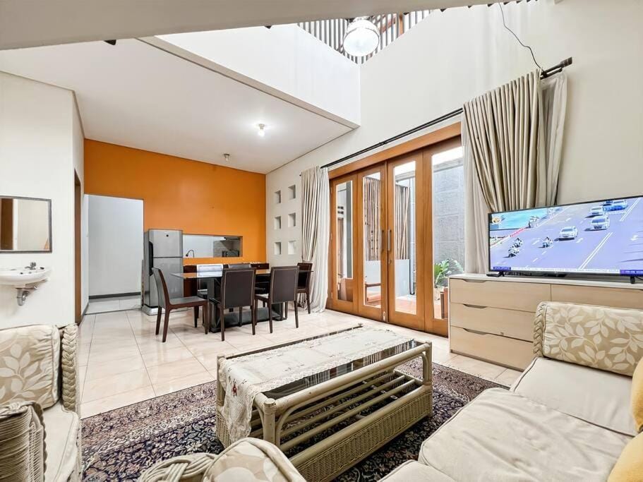 Large Villa 3BR Dago Bandung by 2ndHome Villa in Bandung