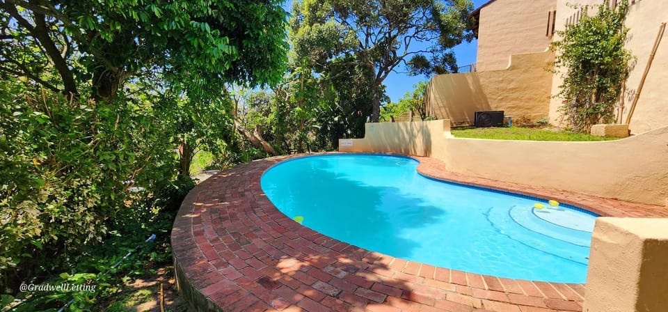 Property building, Day, Garden, Garden view, Pool view, Swimming pool