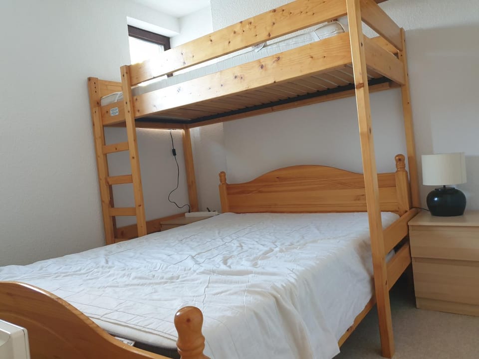 Bed, Photo of the whole room, Bedroom, bunk bed