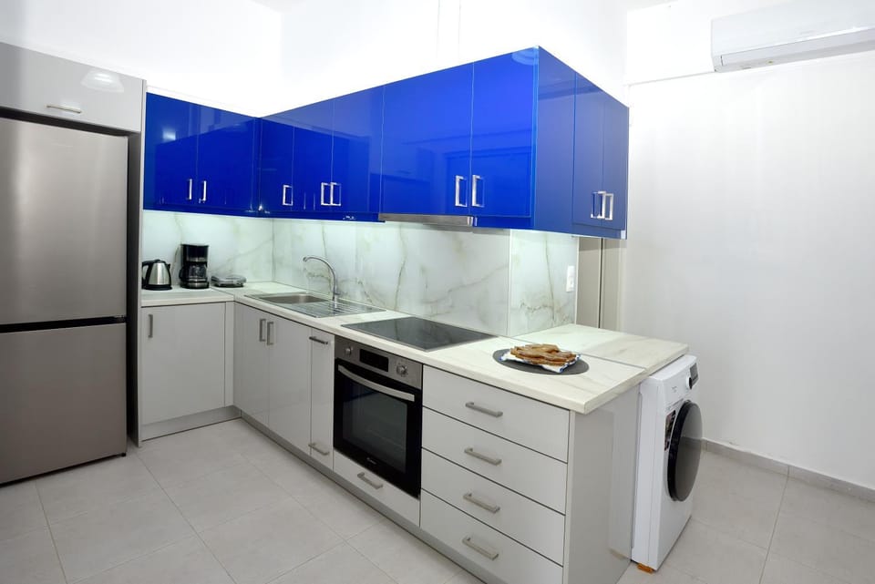 Kitchen or kitchenette, oven, pet friendly, stove