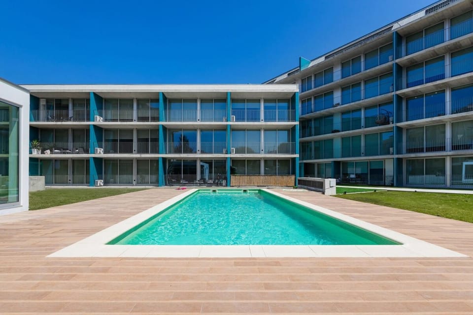 Blue Breeze Espinho | Pool View, Gym & Balcony Apartment in Porto District