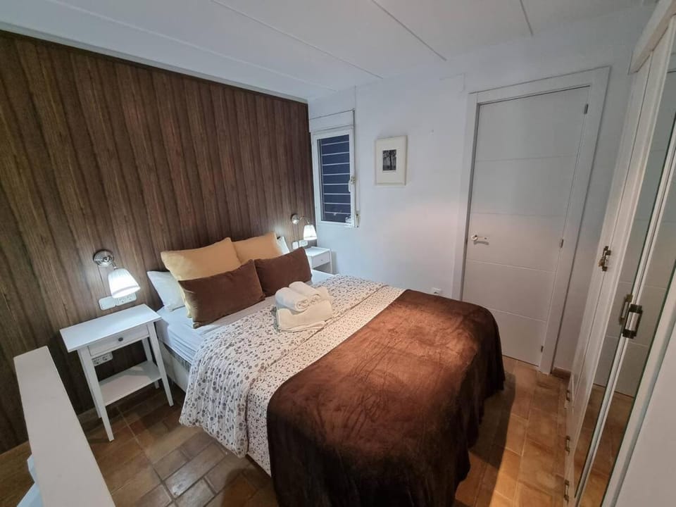 Bed, Bedroom, wardrobe