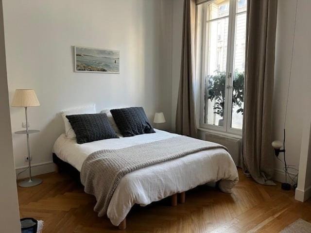 GuestReady - Luxurious Charm near Arc de Triomphe House in Paris