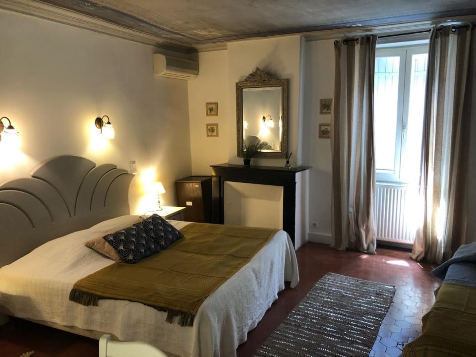 LA MAISON D'ÔRÉ - Billard, fléchettes, cheminée Bed and Breakfast in Provence