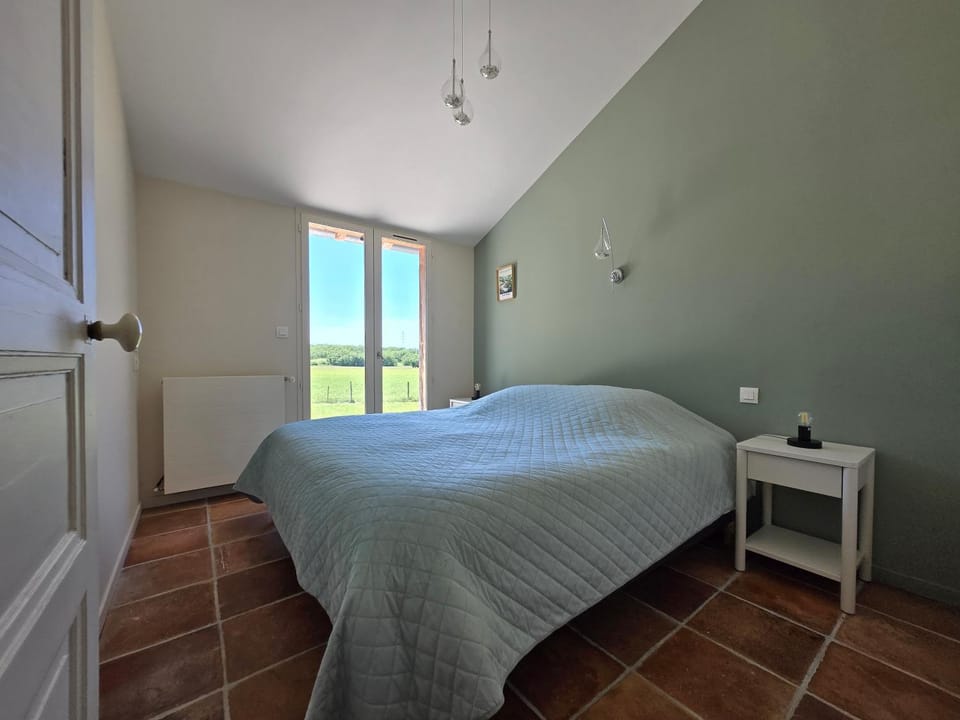 Gite Valades - avec piscine et vue House in Saint-Antonin-Noble-Val