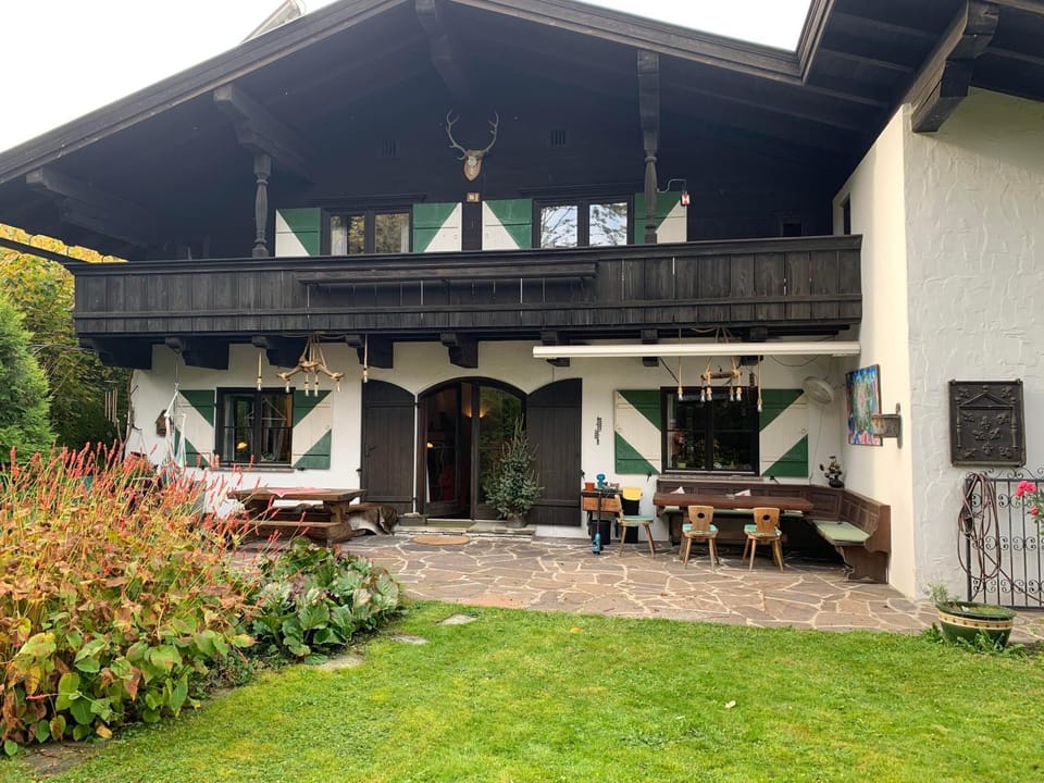 Property building, Garden, Balcony/Terrace