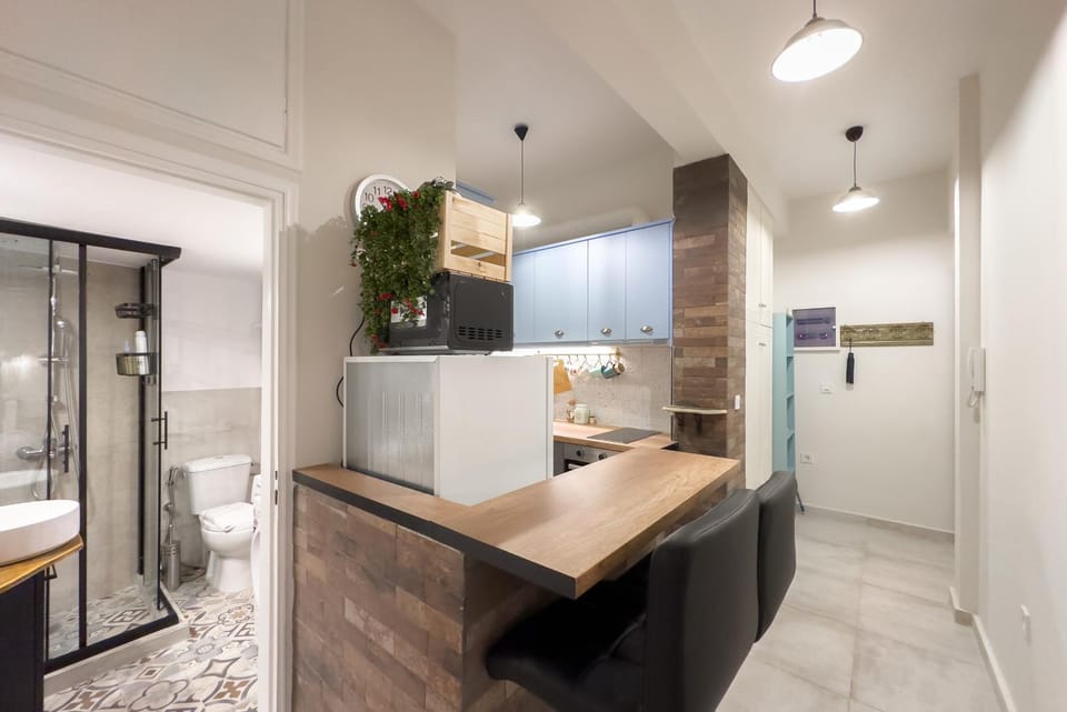 Shower, Bathroom, Kitchen or kitchenette