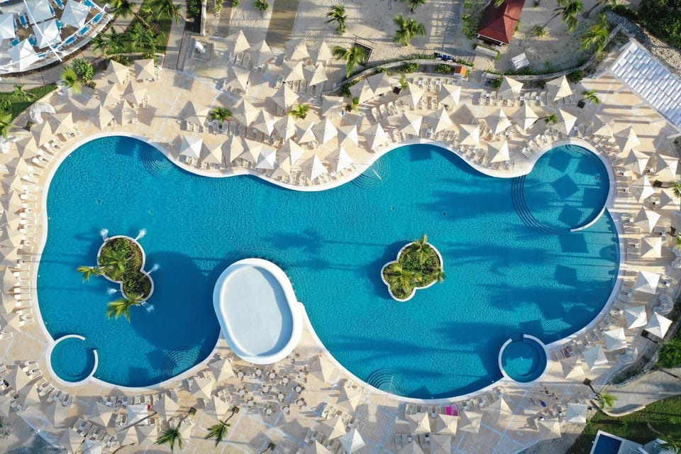 Day, Bird's eye view, Pool view, Swimming pool, sunbed