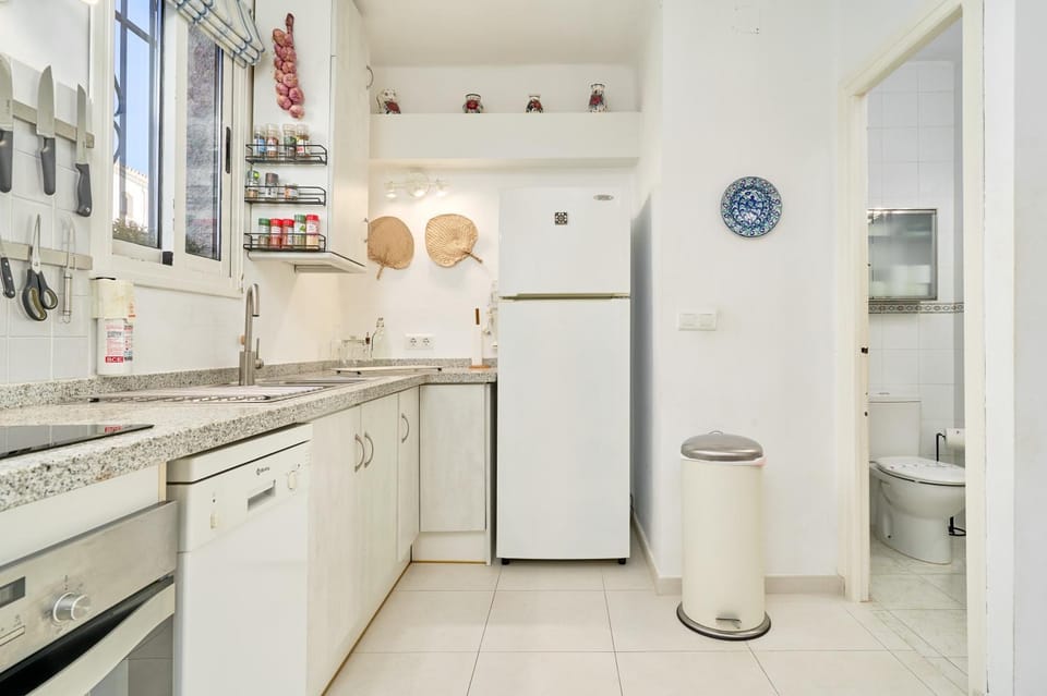 Kitchen or kitchenette, Living room
