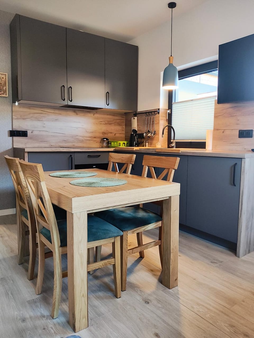 Coffee/tea facilities, Kitchen or kitchenette, Dining area