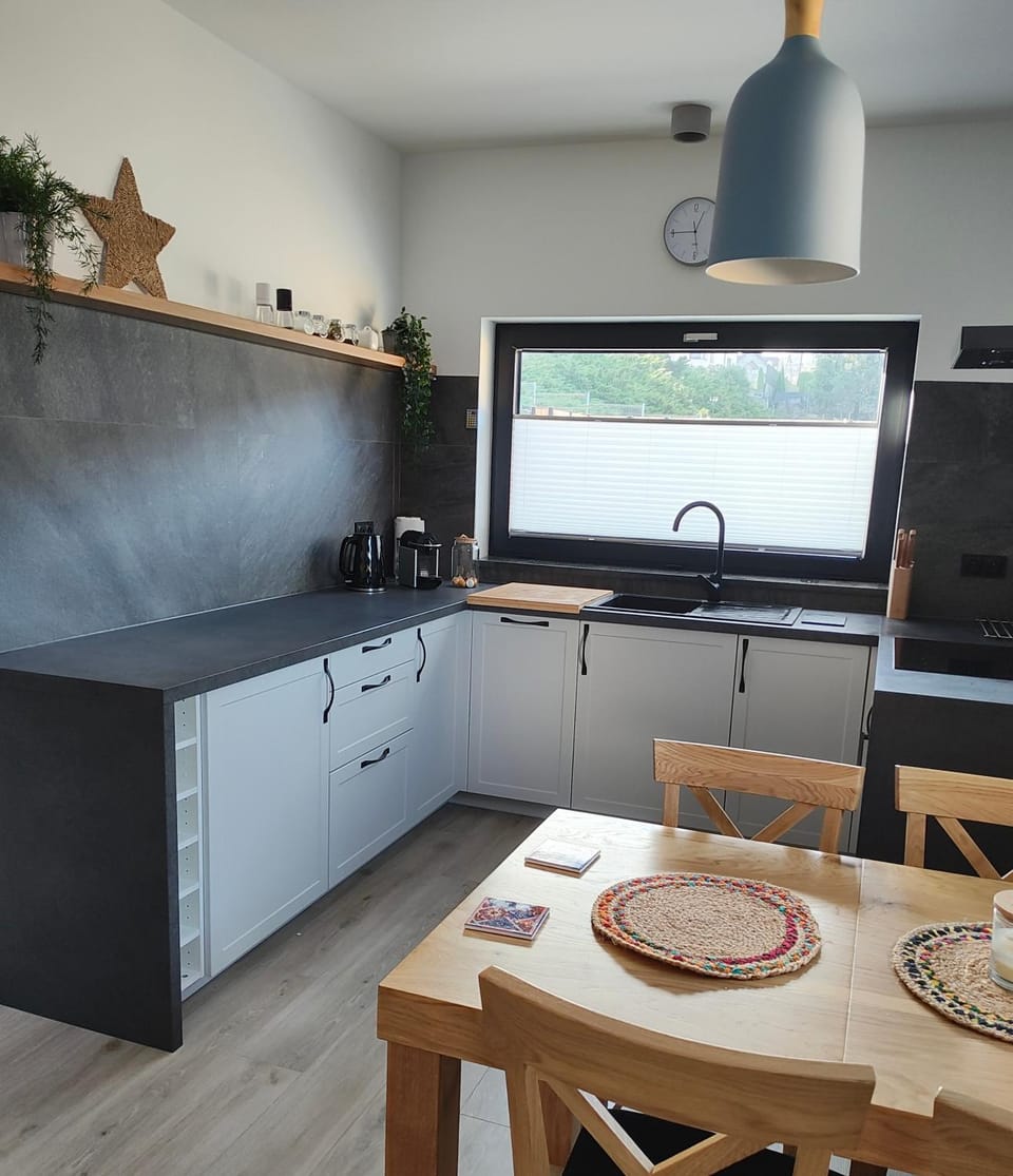 Kitchen or kitchenette, Dining area, kitchen