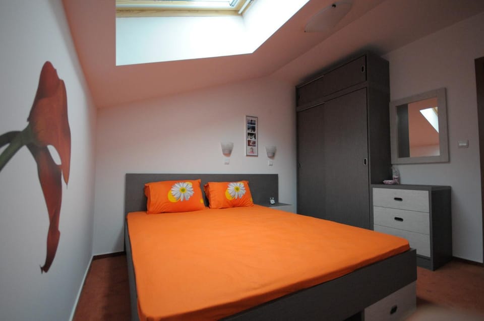 Bed, Bedroom, wardrobe