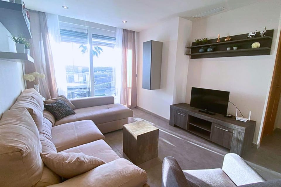 Communal lounge/ TV room, TV and multimedia, Living room, Seating area, Evening entertainment